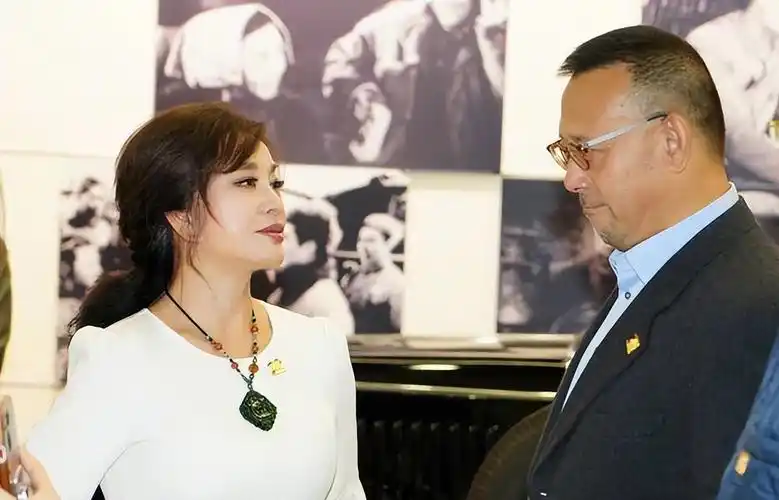 留下了姜文与宁静这对情人,但两人的新鲜感,也没有维持太久,宁静曾在