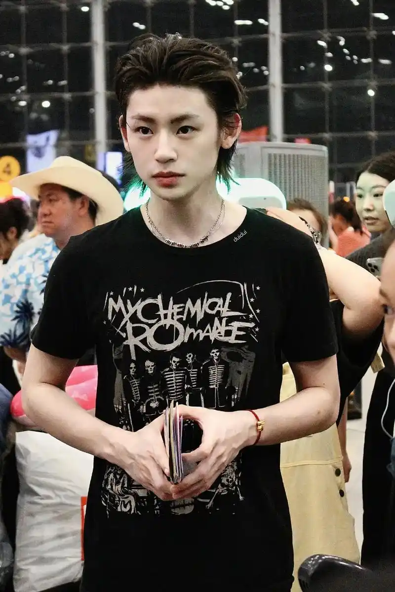 秀贵回国啦!@小鬼-王琳凯94 #小鬼王琳凯 #小鬼 #王琳 - 抖音