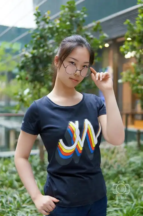 素颜眼镜小妹_kds宽带山