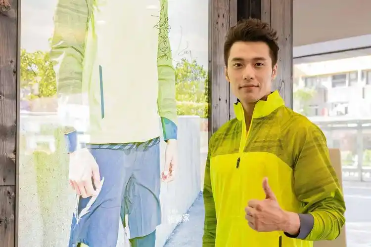 brooks 信义概念店开幕直击 / 年度代言人张睿家体验 run signature