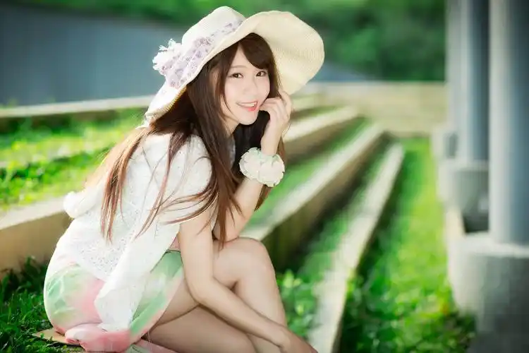 东方美女 微笑 帽子 可爱美女5k壁纸-美女壁纸 - 壁纸家