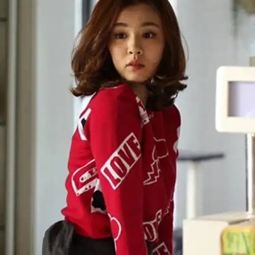 王小米同款衣服夏装 短袖_我的体育老师王小米同款高腰花纹毛衣红色