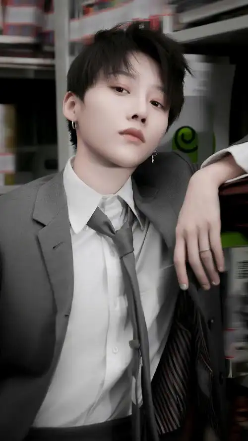 刘雨昕出道两周年青春大片