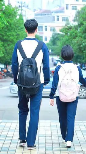 听说情侣的最佳身高差是12cm