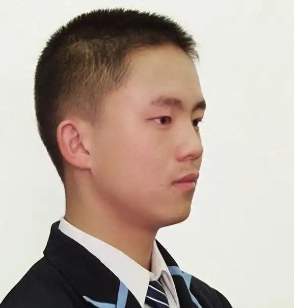 初中生"发型标准"受欢迎,男生板寸还能接受,女生当场"流泪"