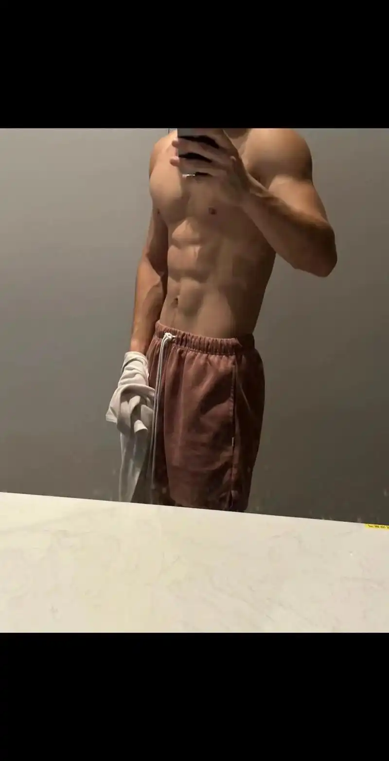 我的健身日记 #腹肌 #胸肌 #男友力 #一张 - 抖音