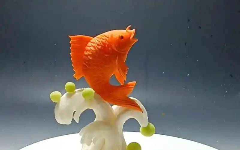 胡萝卜雕鲤鱼