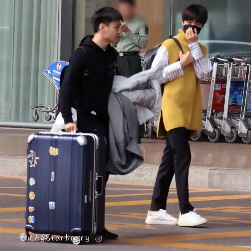 古思图gusitu 王俊凯同款行李箱 箱子拉杆箱20寸 密码锁旅行箱