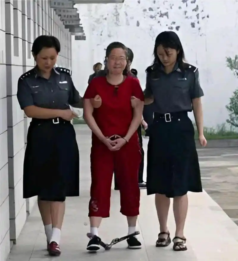 2006年,毒贩马清秀被押往刑场执行死刑!