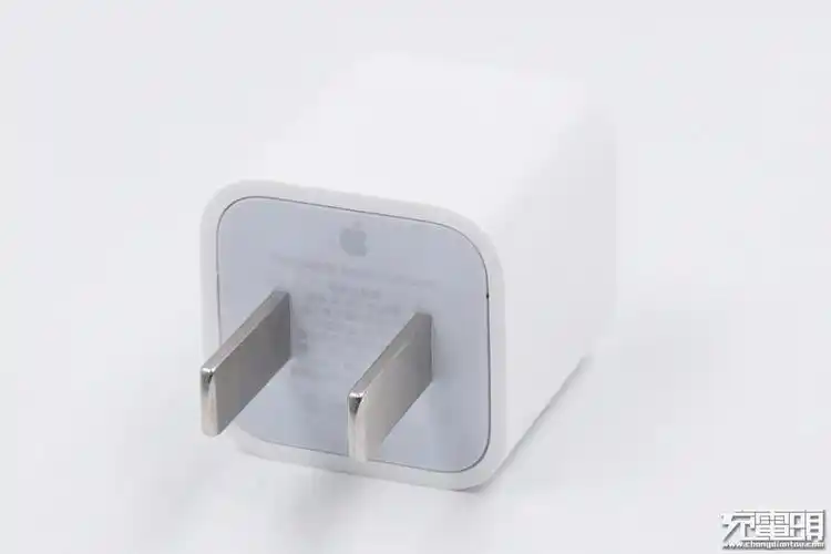 iphone 11五福一安充电器拆解:万年不变