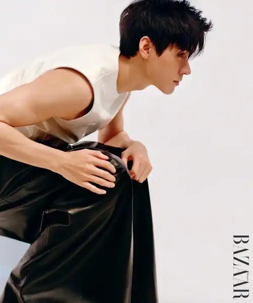 时尚芭莎五月刊封面##龚俊春日幻想芭莎大片