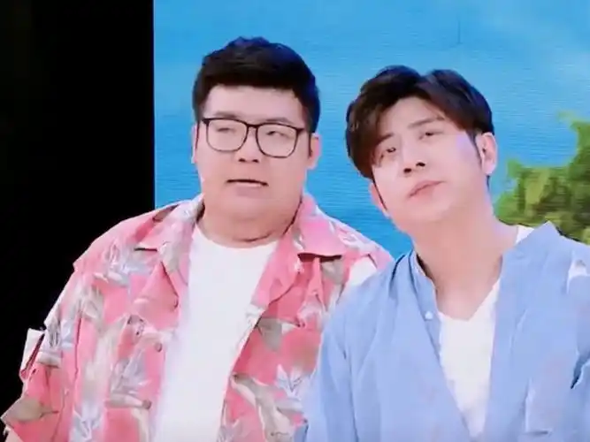 小品《荒岛求生》,高晓攀尤宪超荒岛遇难,现场飙歌引爆笑