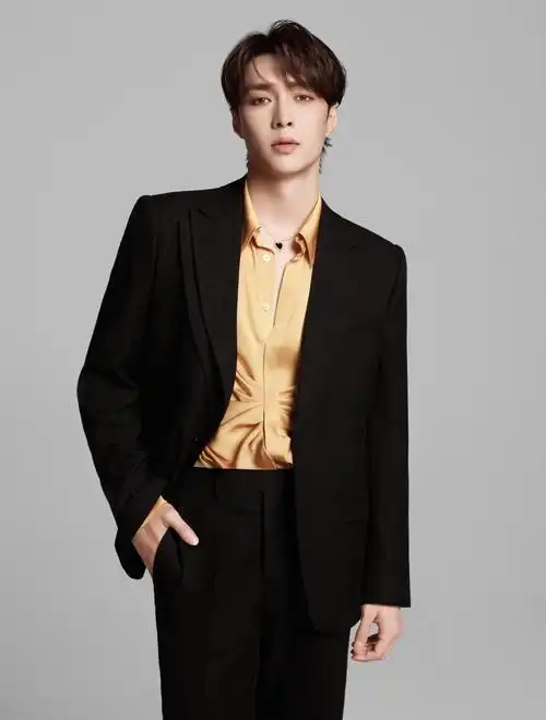 张艺兴个人资料简介(张艺兴:三十而立,摸爬滚打并保持前进丨2022娱乐