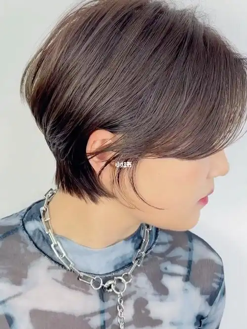 女生柔和鬓角教程