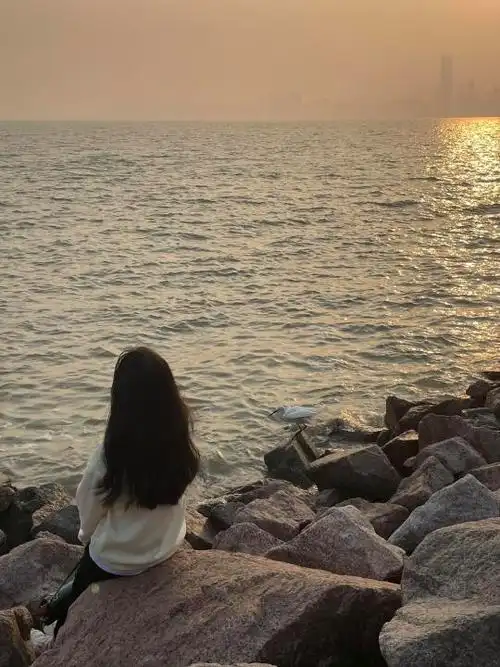 希望大数据能推送给她 #看海图片 背影女