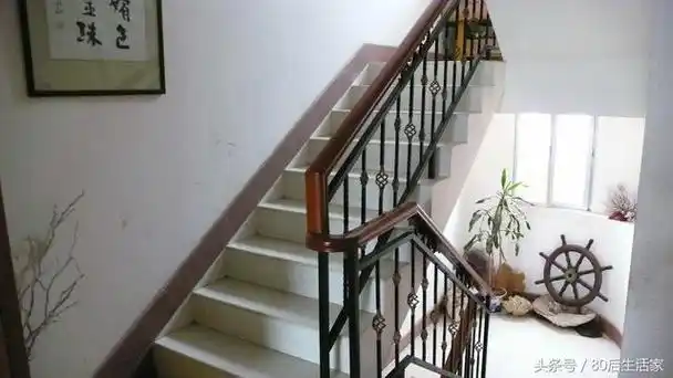 楼梯下面转角设计,局部设计楼梯楼梯转角(1)