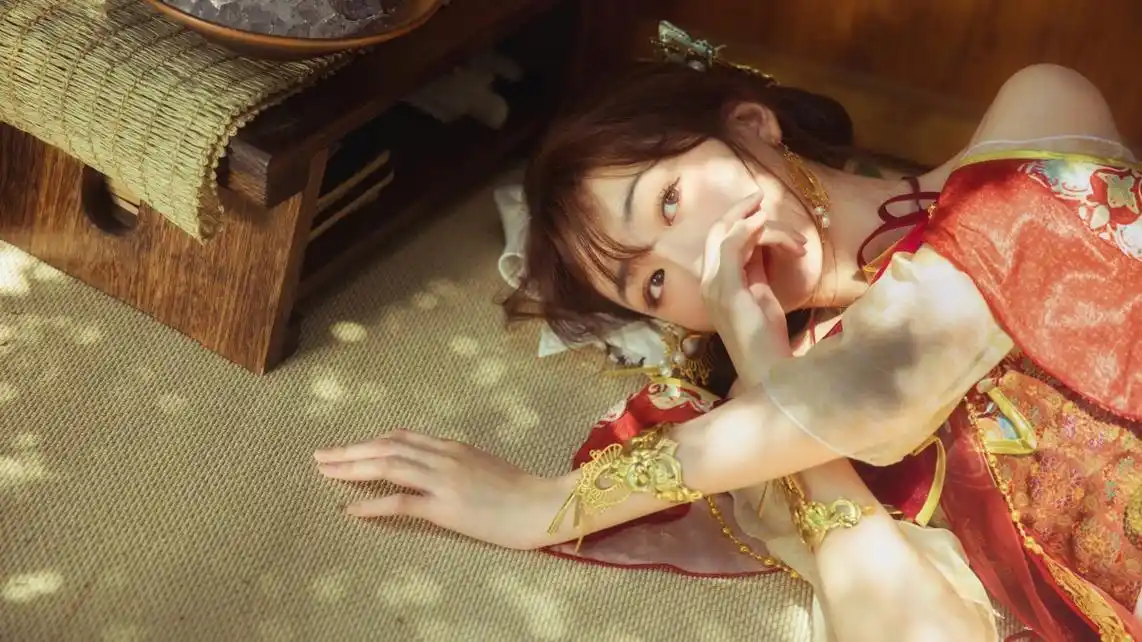 唯美古风 红色古装服美女草席 4k美女壁纸,是彼岸图网给您推荐的高清