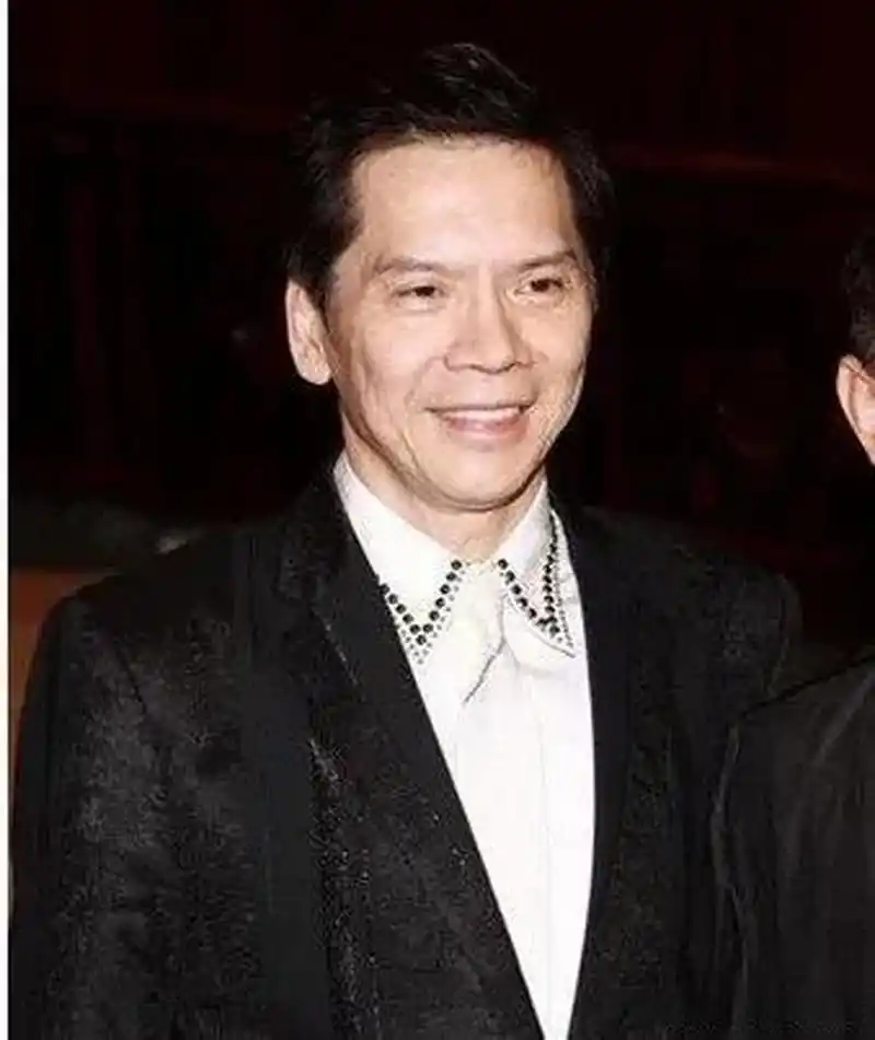 欢迎《赌神》电影中的龙五,向华强先生,入驻今日头条.