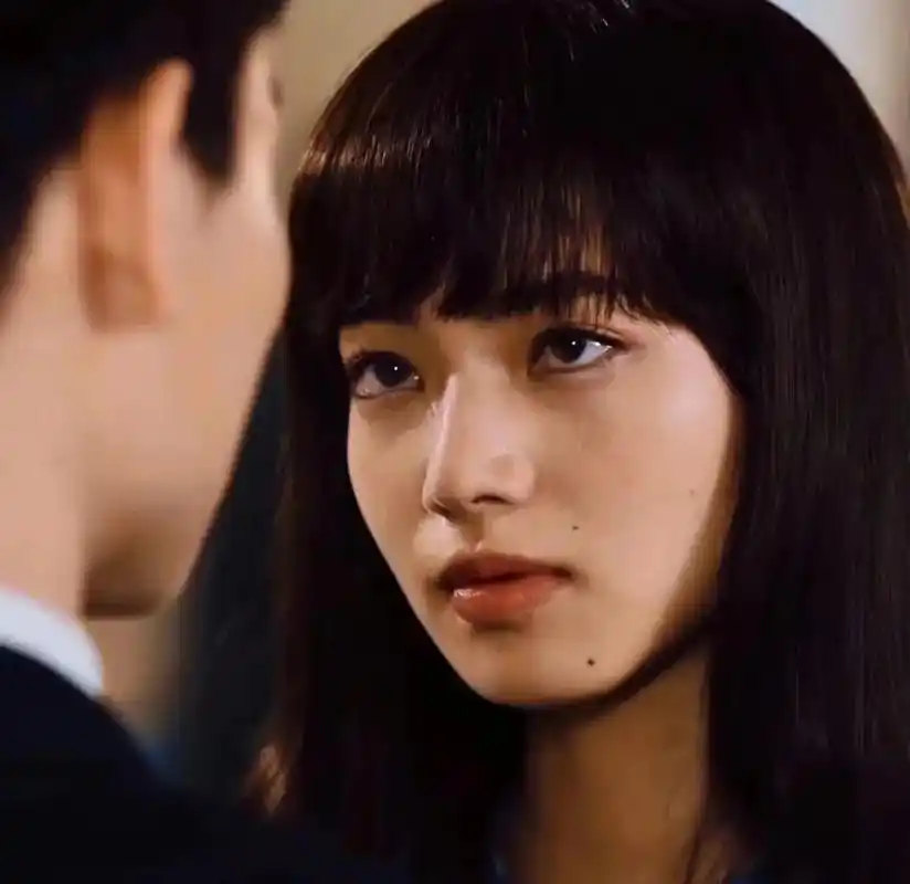 "朝着光走吧,我朝着你走." #情侣 #小松菜奈 #日系头像 - 抖音