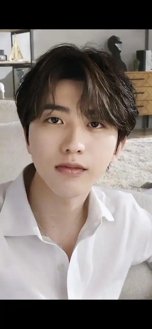 蔡徐坤vivo广告大片公开 白衬衫坤坤就是钓系的神!