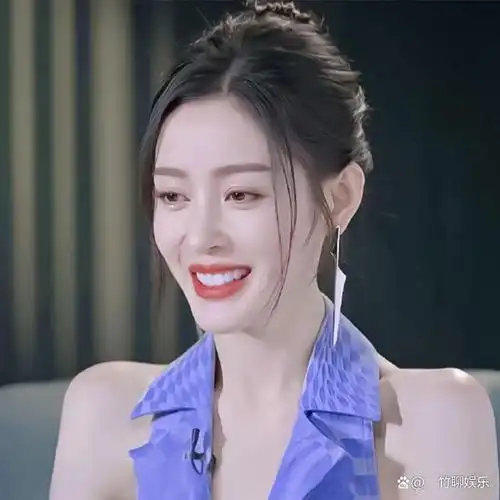 张天爱,被流行审美裹挟的女明星!"太子妃"美貌一去不返!