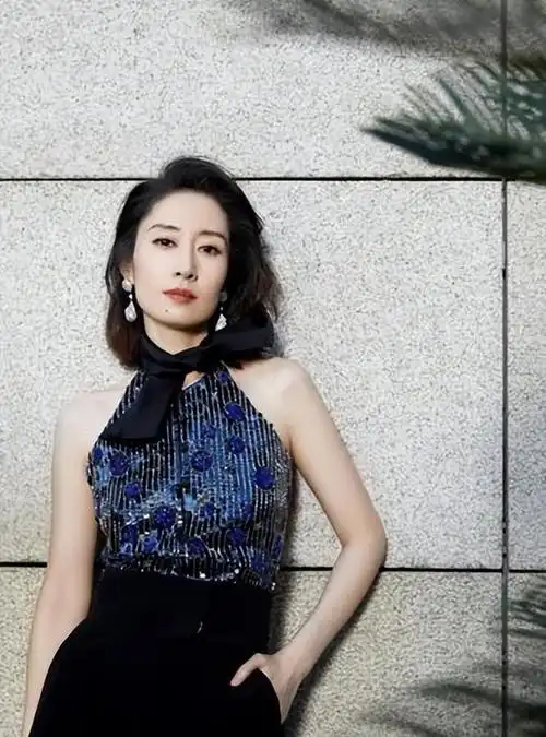 演员刘敏涛曾嫁豪门7年离婚后重返荧屏如今和女儿相依为命