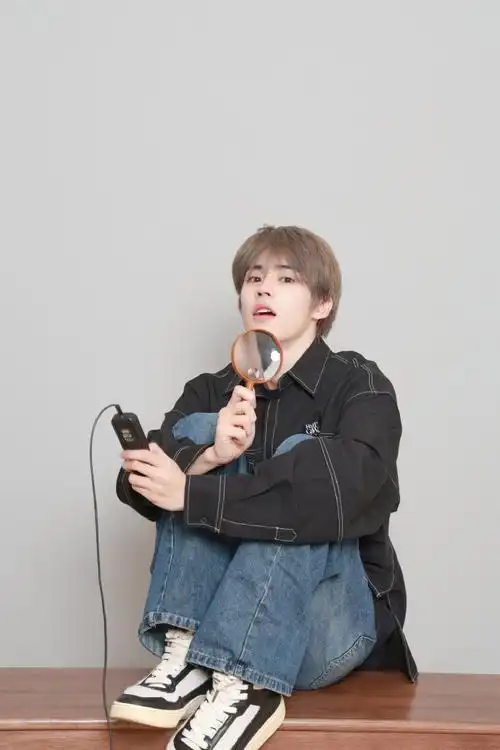 姚景元超话91#元气万花筒#在这个四年一度的日子特此奉上更多摄影师