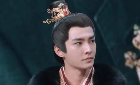 炎亚纶演绎《琅琊榜》,演技大受好评,可惜王凯版太深入人心