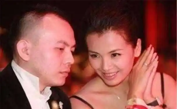 嫁入豪门的刘涛,为破产丈夫疲于奔命,能得到什么启发?_王珂_明星_质疑