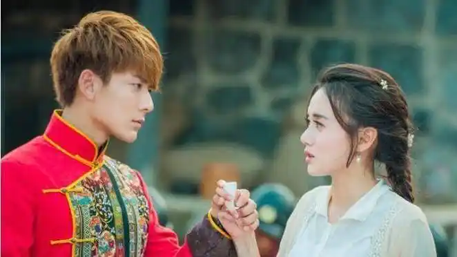 原创曾因她导致毛晓彤和陈翔分手如今与神秘感约会男方颜值是亮点