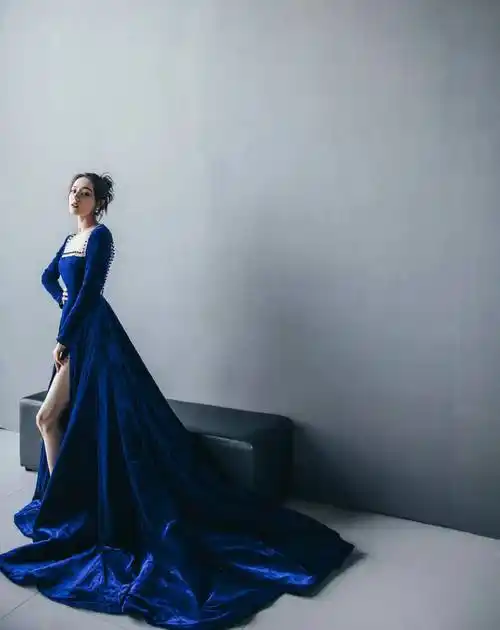 恭迎内娱红毯霸主迪丽热巴_造型_五官_优势