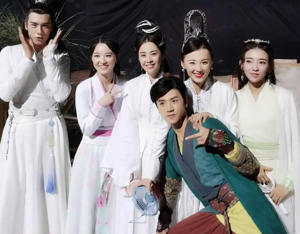 《新神雕侠侣》杀青在即,李莫愁发际线高,毛林林晒出旧照回应!