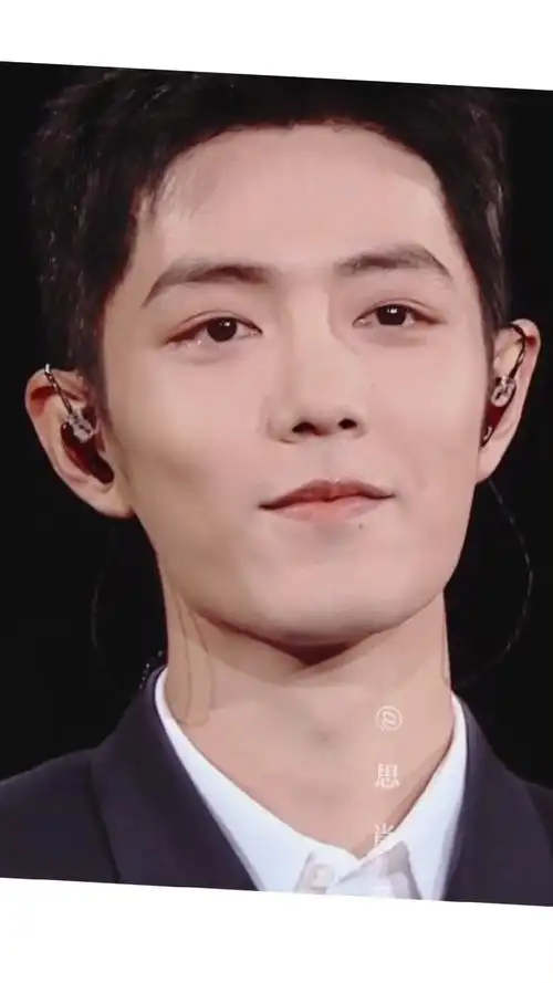 肖战#无与伦比的下颌线,眉弓到下巴的线条如此鲜明,让人如何不惊叹!