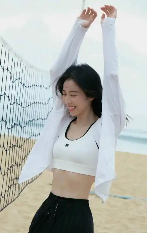 在表演中找寻找自信,周雨彤的成长脱变之路