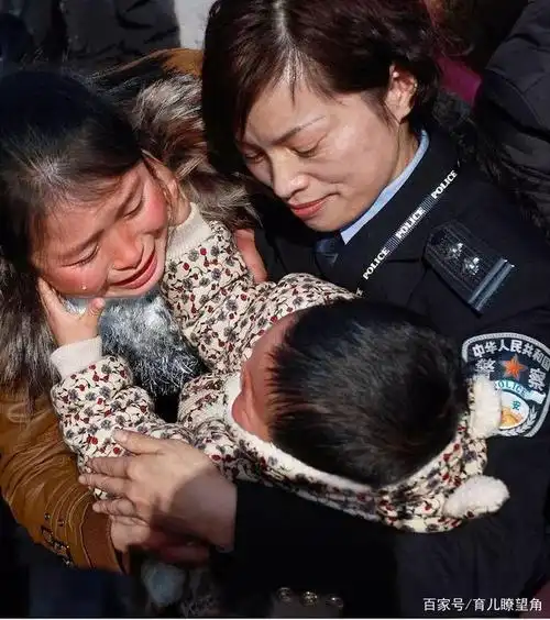 感人落泪的8张"母爱"图,完美诠释了母亲二字,母爱真伟大