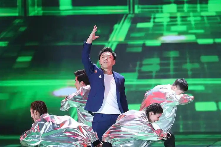 黄渤陈伟霆张艺兴跳复古迪斯科 舞蹈帅气燃爆全场