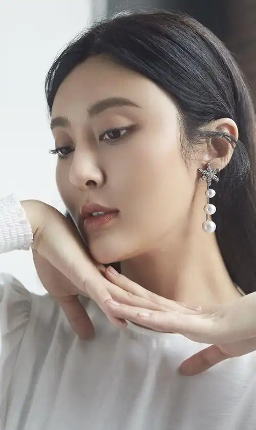 甘露精美壁纸:一直都很抢眼,自带撩人特质_高清图集_新浪网