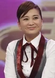 贾玲自曝年轻时候是"校花"?本来不信,看到18岁照片后我懂了