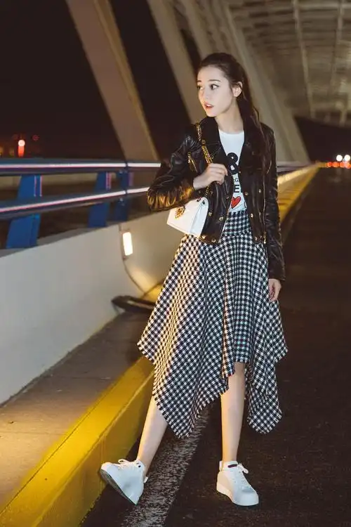 迪丽热巴米兰时装周