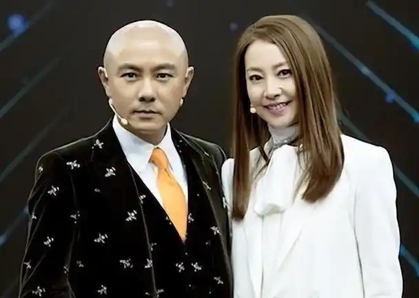 张卫健:红的时候很多人喜欢,落魄时却连女友都要提分手