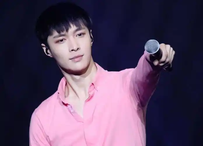 这一点我真的特别佩服他,从天籁唱将的刘海砍樵,到我是唱作人2里面每