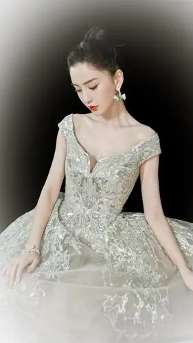 angelababy性感浪漫婚纱迷人写真,高清图片-壁纸族