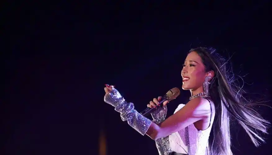 满嘴谎话,知三当三,娱乐圈的虚伪在吉克隽逸身上体现得淋漓尽致_吉杰