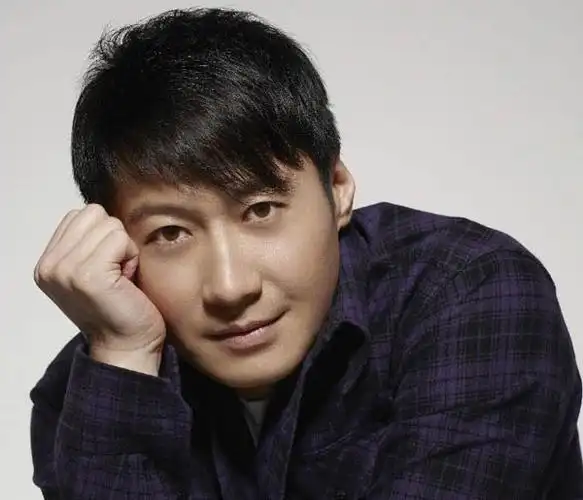 蒙面唱将2煎蛋侠是谁 被猜是天王巨星黎明