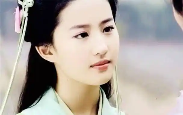 别翻拍了,这个角色,谁能比18岁的刘亦菲演得好?_胡歌_观众_演技