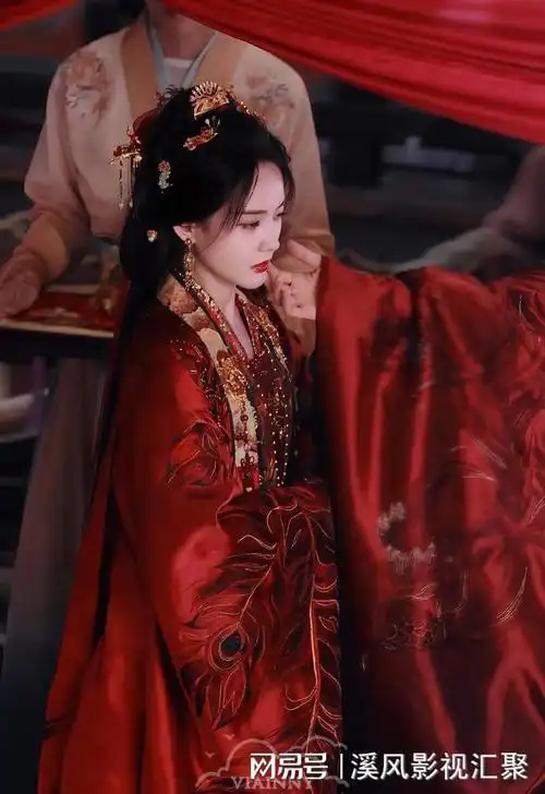 云秀行李一桐绝美婚服和邓为cp感爆棚穿着婚服赴死好疯批