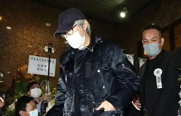 3月7日下午,"金牌配角"吴孟达的告别仪式在香港红磡世界殡仪馆举行.