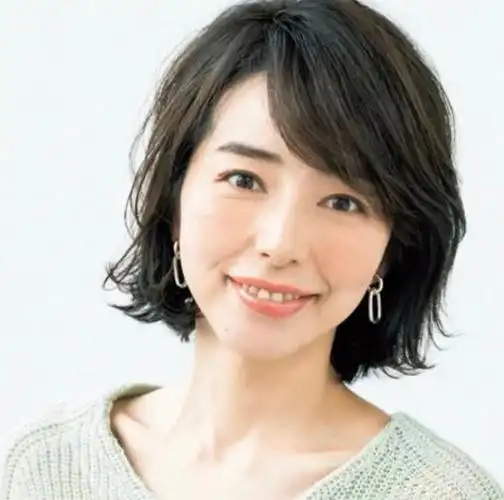 女人到了50岁发型决定气质3款大妈发型要记得避开太显老