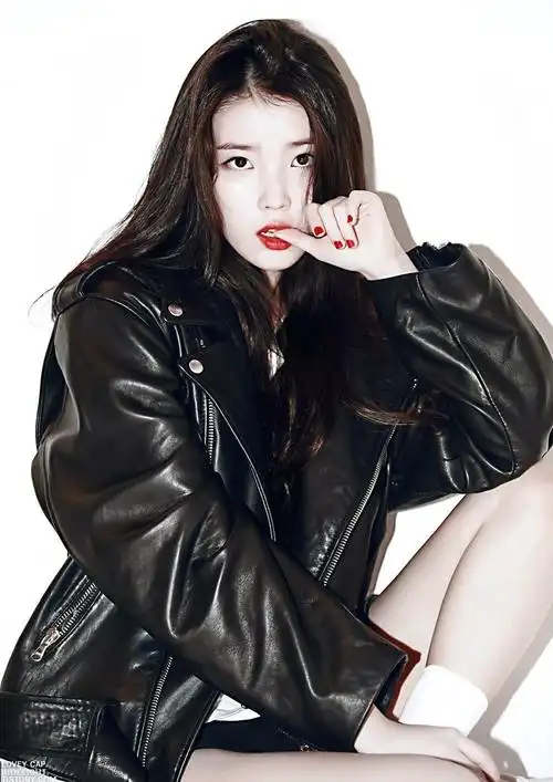 iu李知恩美女明星海报宿舍酒吧网吧客厅书房装饰画相框墙壁挂画