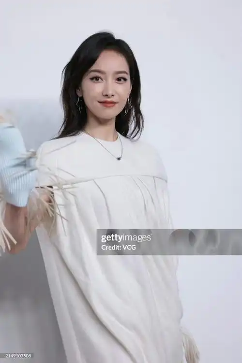 生图没有动态好看,动态没有真人好看的@宋茜  #宋茜lv品牌代言人